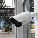 Die neue feststehende Bosch DINION 5100i Kamera mit edge-basierter AI